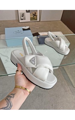 סנדלי פראדה 