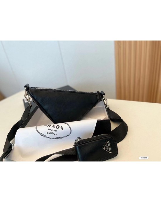 תיק פראדה המבוקש בצבעים מטורפים