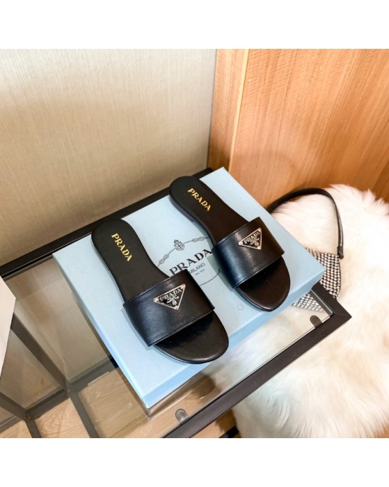 סנדלי פראדה