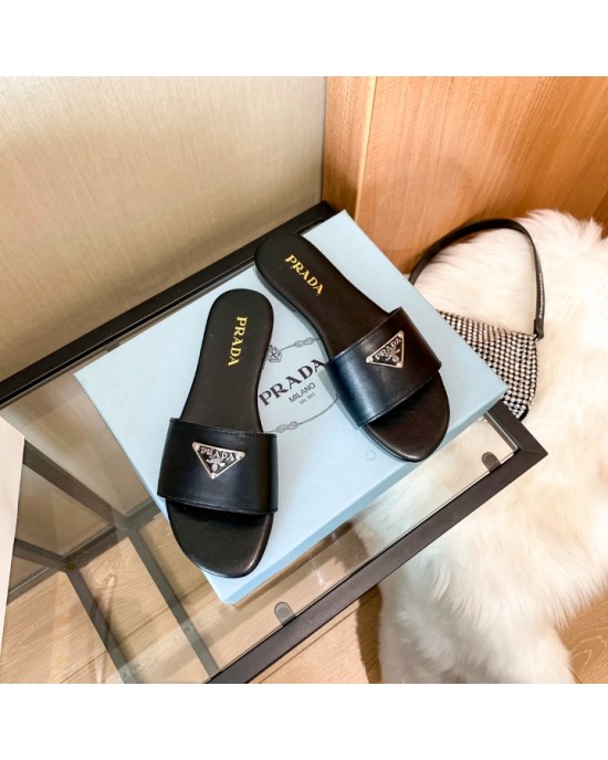 סנדלי פראדה