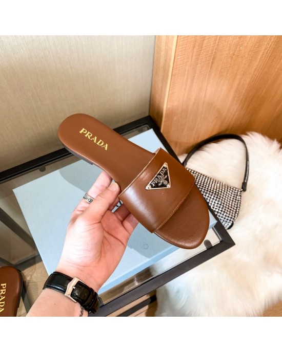 סנדלי פראדה