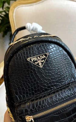 תיקי פראדה מהממים