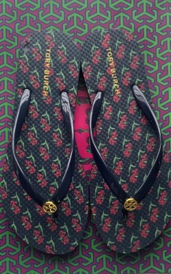 כפכפי טורי בצבעים חדשים , קולקציית 23