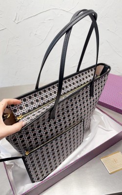 תיק טורי במגוון צבעים