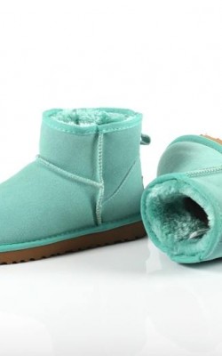 מגפי UGG לנשים 