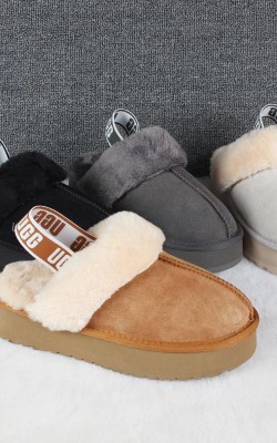 כפכפי UGG פלטפורמה