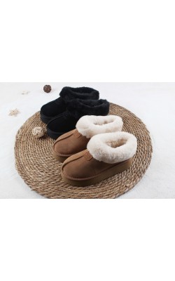 מגפי UGG קצרים