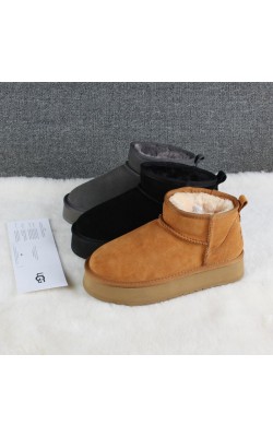 מגפי פלטפורמה UGG