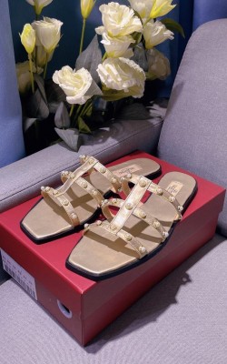 כפכפי ולנטינו