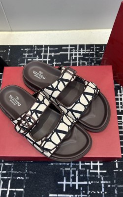 כפכפי ולנטינו