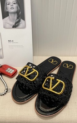 כפכפי ולנטינו