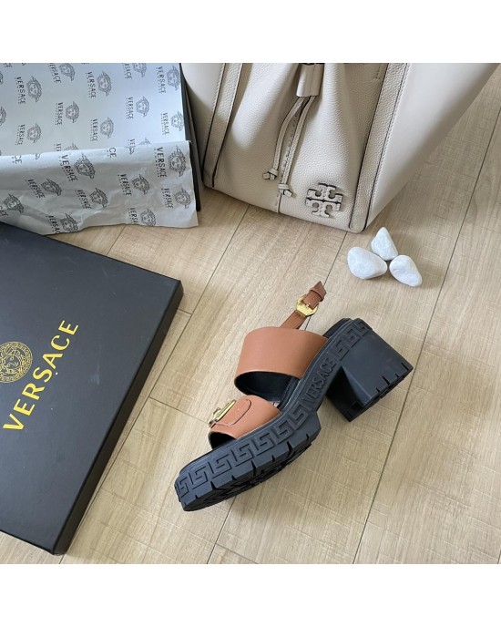 סנדלי עקב  ורסצ'ה