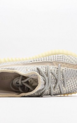 נעלי ייזי אדידס