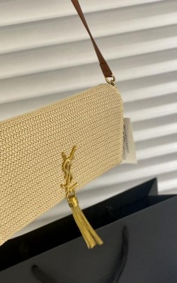 תיק איב סאן לורן