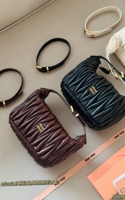 תיק מיו מיו 16/13 ס"מ 