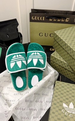 כפכפי  אדידס גוצי