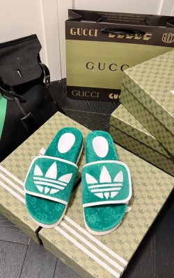 כפכפי  אדידס גוצי