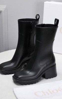 מגפי קלואה המבוקשות במבצע לכבוד יום הרווקים הסיני 