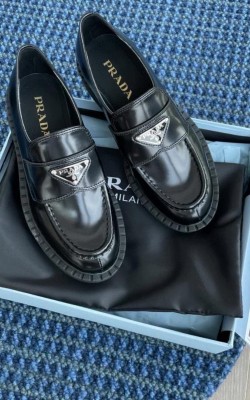 מוקסין פראדה נשים