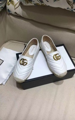 נעלי בובה גוצי