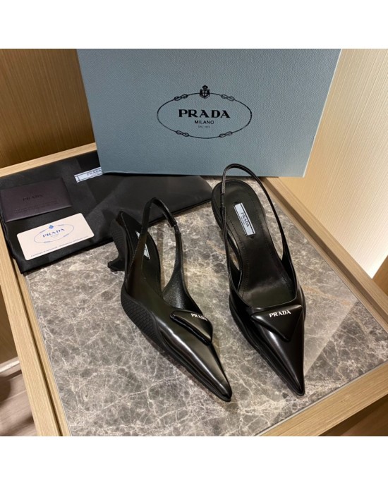 סנדלי פראדה