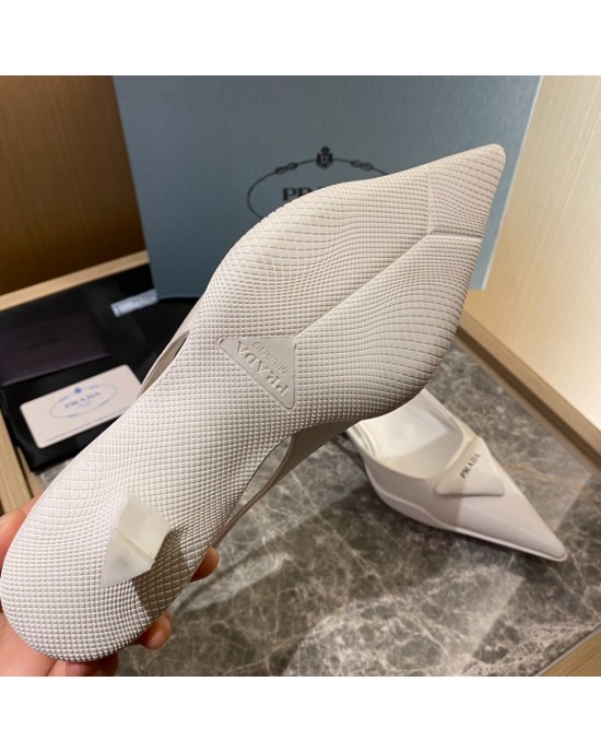 סנדלי פראדה