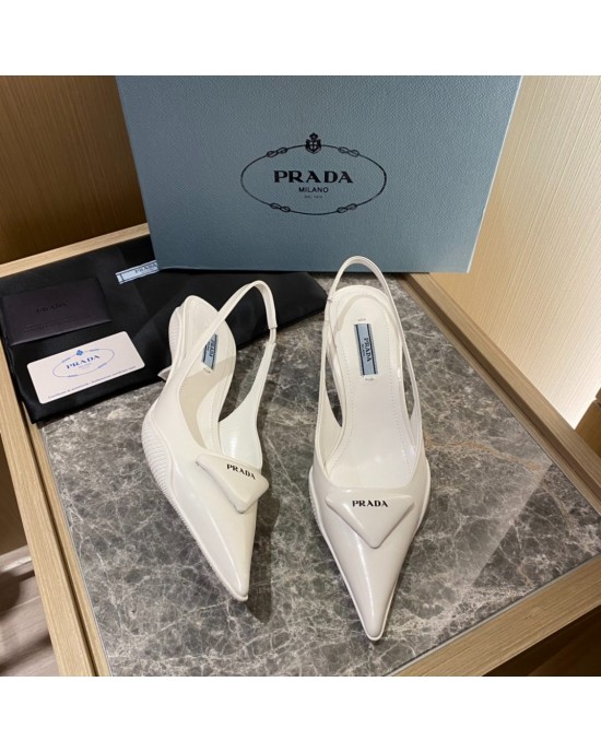 סנדלי פראדה