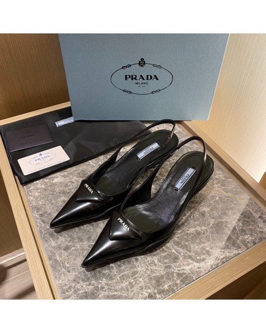 סנדלי פראדה