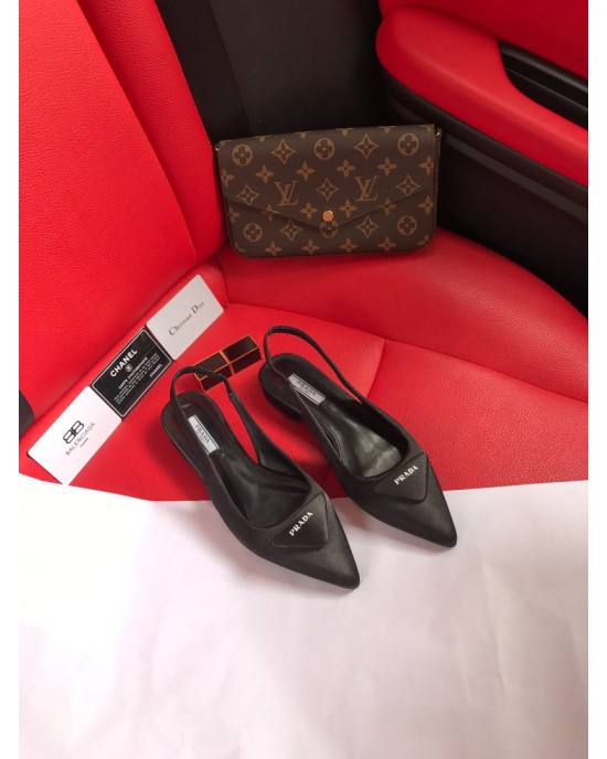 סנדלי פראדה