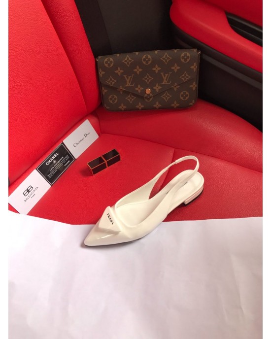 סנדלי פראדה