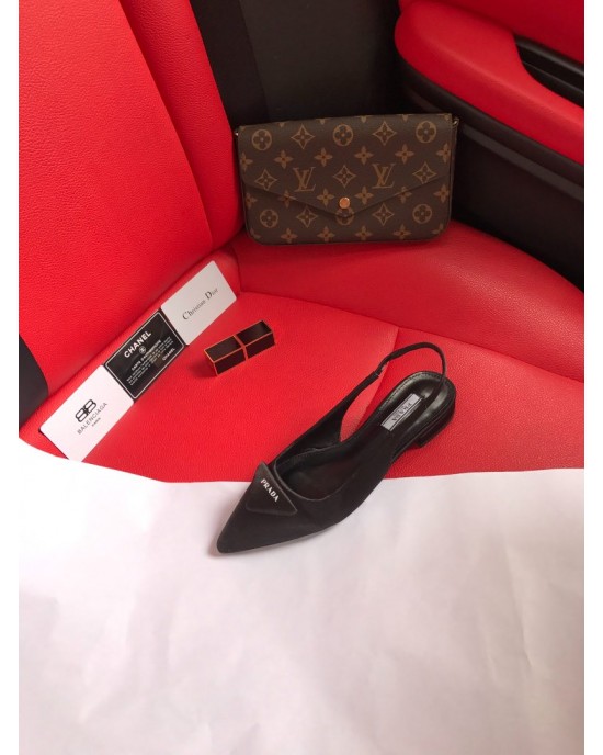 סנדלי פראדה