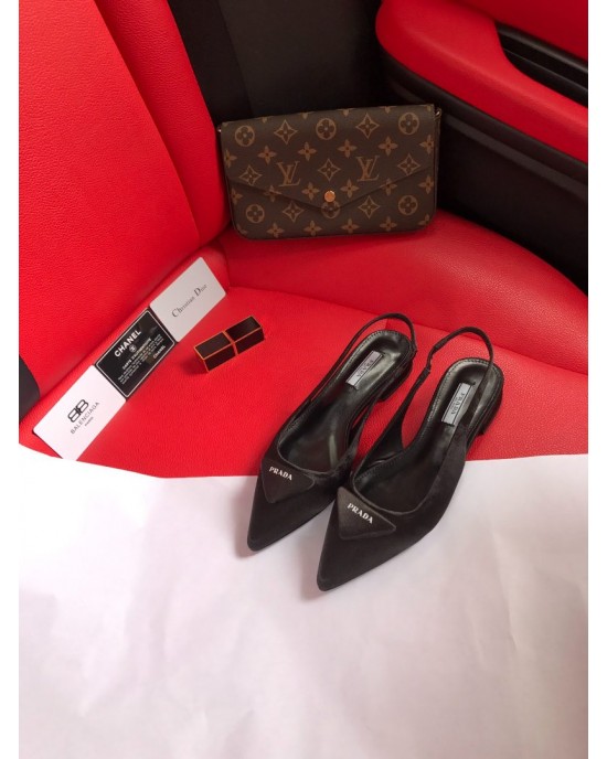 סנדלי פראדה