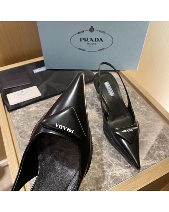 סנדלי פראדה