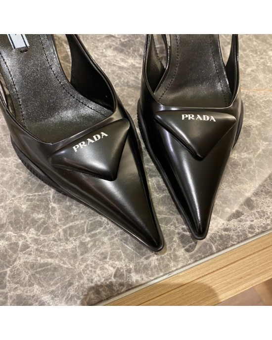 סנדלי פראדה