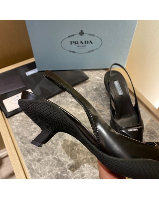 סנדלי פראדה