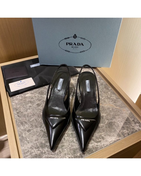 סנדלי פראדה