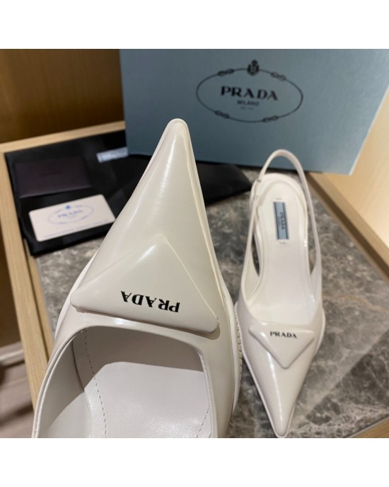 סנדלי פראדה