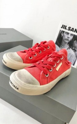 סניקרס בלנסיאגה