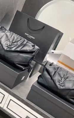 תיק איב סאן לורן