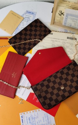 תיק לואי עם שתי ארנקים