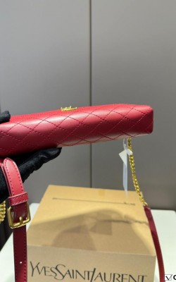 תיק איב סאן לורן