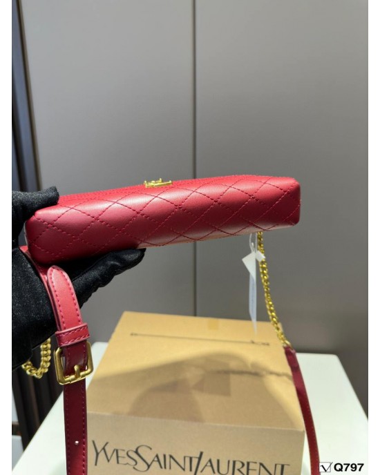 תיק איב סאן לורן