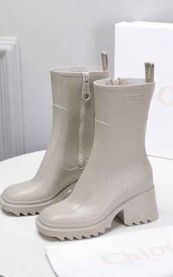 מגפי קלואה המבוקשות  