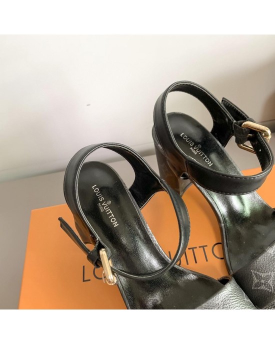 סנדל עקב לואי