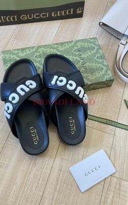 כפכפי וסנדלי גוצי