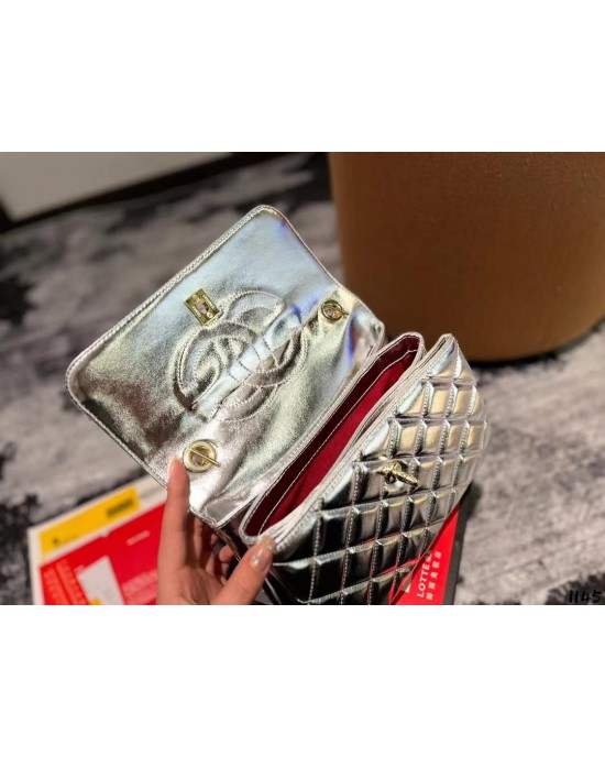 תיק שאנל 24/17 ס