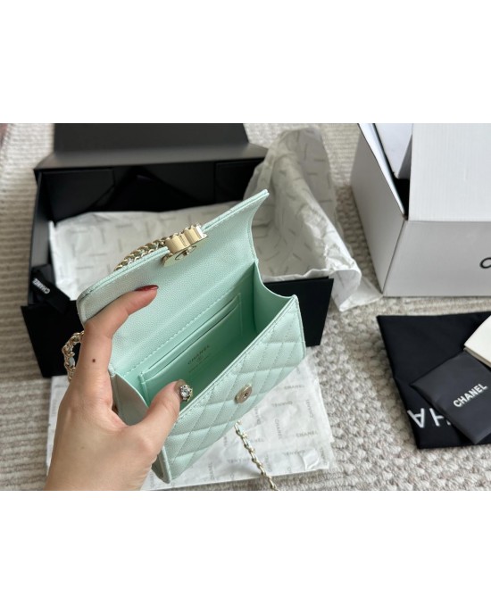 תיק שאנל 19/10 15/12 ס