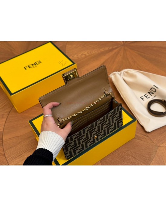 תיק  פנדי 21/12 ס