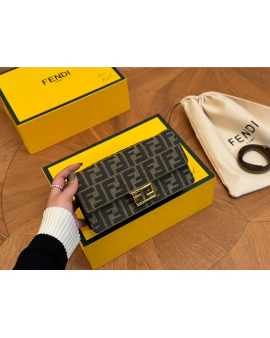 תיק  פנדי 21/12 ס