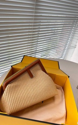 תיק  פנדי 24/18 ס"מ